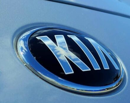 Серый Киа Niro, объемом двигателя 0 л и пробегом 32 тыс. км за 23500 $, фото 3 на Automoto.ua