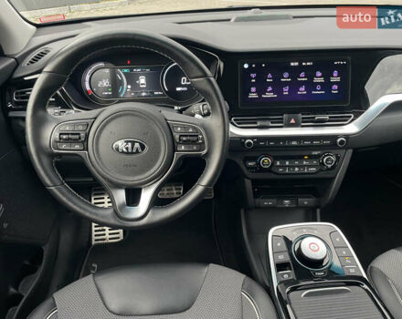 Сірий Кіа Niro, об'ємом двигуна 0 л та пробігом 52 тис. км за 22999 $, фото 36 на Automoto.ua