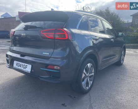 Сірий Кіа Niro, об'ємом двигуна 0 л та пробігом 140 тис. км за 18500 $, фото 7 на Automoto.ua