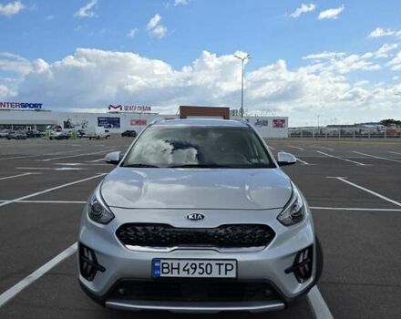 Серый Киа Niro, объемом двигателя 1.58 л и пробегом 55 тыс. км за 23500 $, фото 1 на Automoto.ua