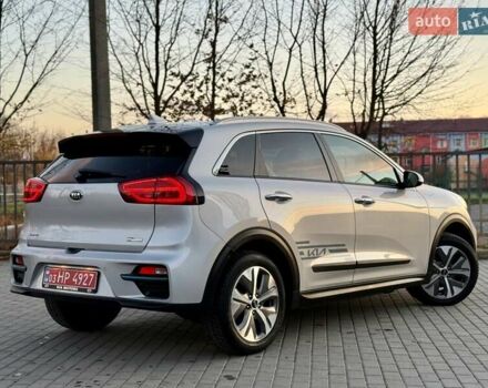 Киа Niro 2021 в Бердичеве на Automoto.ua Серый Киа Niro, объемом двигателя 0 л и пробегом 70 тыс. км за 21350 $, фото 19 на Automoto.ua