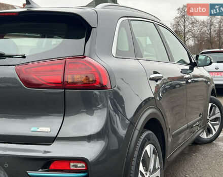 Серый Киа Niro, объемом двигателя 0 л и пробегом 107 тыс. км за 20903 $, фото 9 на Automoto.ua