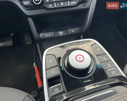 Сірий Кіа Niro, об'ємом двигуна 0 л та пробігом 141 тис. км за 17799 $, фото 46 на Automoto.ua