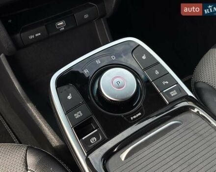 Серый Киа Niro, объемом двигателя 0 л и пробегом 67 тыс. км за 22400 $, фото 22 на Automoto.ua