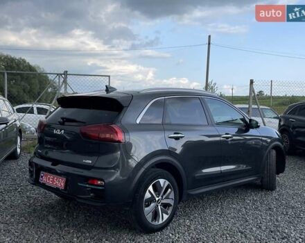 Серый Киа Niro, объемом двигателя 0 л и пробегом 88 тыс. км за 22250 $, фото 2 на Automoto.ua