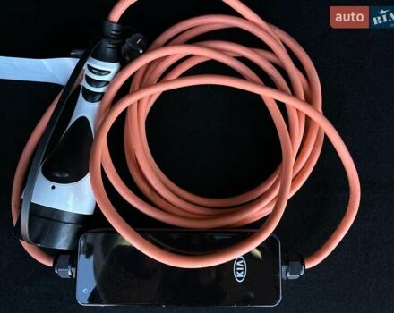 Сірий Кіа Niro, об'ємом двигуна 0 л та пробігом 100 тис. км за 21900 $, фото 78 на Automoto.ua