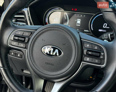 Сірий Кіа Niro, об'ємом двигуна 0 л та пробігом 50 тис. км за 19999 $, фото 18 на Automoto.ua
