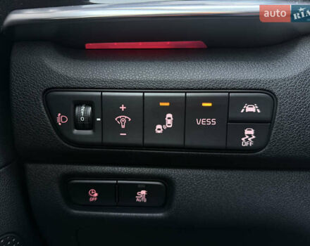 Сірий Кіа Niro, об'ємом двигуна 0 л та пробігом 97 тис. км за 22900 $, фото 36 на Automoto.ua