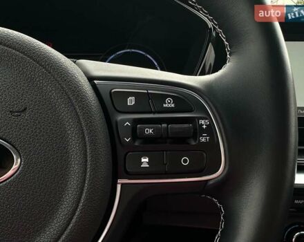 Серый Киа Niro, объемом двигателя 0 л и пробегом 62 тыс. км за 23600 $, фото 47 на Automoto.ua