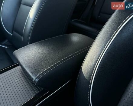 Сірий Кіа Niro, об'ємом двигуна 0 л та пробігом 100 тис. км за 21900 $, фото 66 на Automoto.ua