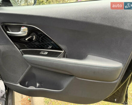 Сірий Кіа Niro, об'ємом двигуна 0 л та пробігом 149 тис. км за 17350 $, фото 48 на Automoto.ua