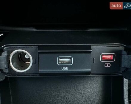 Сірий Кіа Niro, об'ємом двигуна 0 л та пробігом 100 тис. км за 21900 $, фото 58 на Automoto.ua