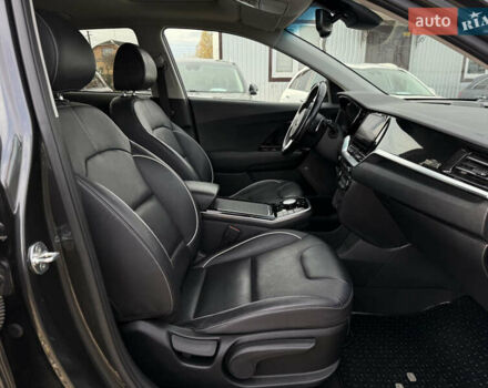 Серый Киа Niro, объемом двигателя 0 л и пробегом 82 тыс. км за 22900 $, фото 97 на Automoto.ua