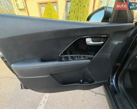 Серый Киа Niro, объемом двигателя 0 л и пробегом 157 тыс. км за 18350 $, фото 41 на Automoto.ua