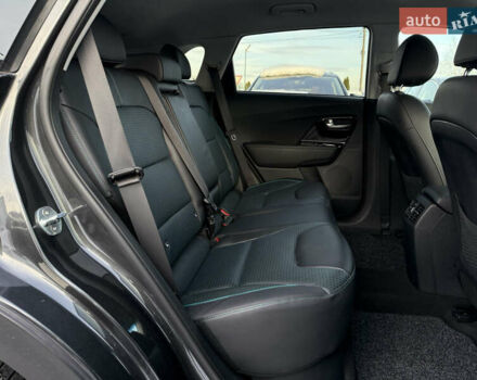 Сірий Кіа Niro, об'ємом двигуна 0 л та пробігом 97 тис. км за 22900 $, фото 88 на Automoto.ua