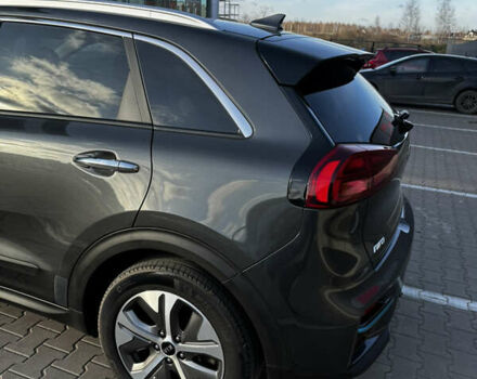 Серый Киа Niro, объемом двигателя 0 л и пробегом 86 тыс. км за 23400 $, фото 11 на Automoto.ua