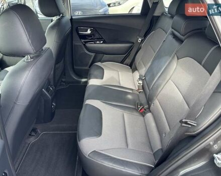Серый Киа Niro, объемом двигателя 0 л и пробегом 67 тыс. км за 22400 $, фото 9 на Automoto.ua
