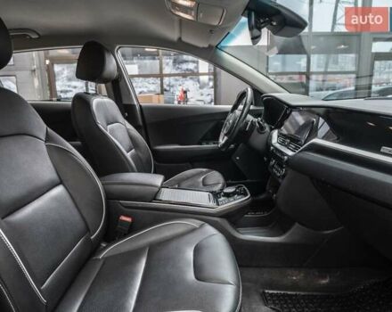 Сірий Кіа Niro, об'ємом двигуна 0 л та пробігом 77 тис. км за 14950 $, фото 21 на Automoto.ua