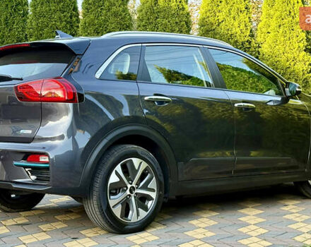 Киа Niro 2021 в Самборе на Automoto.ua Серый Киа Niro, объемом двигателя 0 л и пробегом 107 тыс. км за 19500 $, фото 7 на Automoto.ua