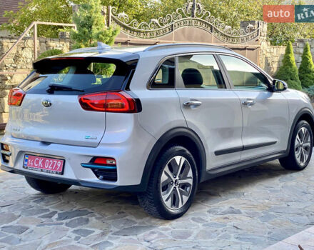 Серый Киа Niro, объемом двигателя 0 л и пробегом 59 тыс. км за 21299 $, фото 6 на Automoto.ua