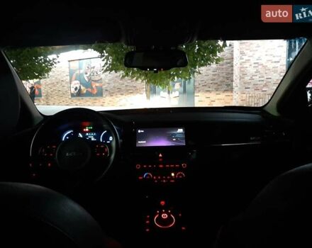 Сірий Кіа Niro, об'ємом двигуна 0 л та пробігом 171 тис. км за 21500 $, фото 33 на Automoto.ua