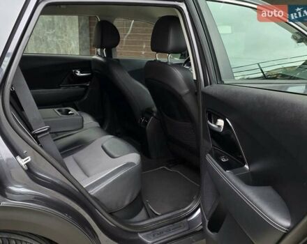 Серый Киа Niro, объемом двигателя 0 л и пробегом 153 тыс. км за 17950 $, фото 31 на Automoto.ua