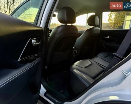 Киа Niro 2021 в Бердичеве на Automoto.ua Серый Киа Niro, объемом двигателя 0 л и пробегом 70 тыс. км за 21350 $, фото 95 на Automoto.ua