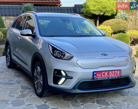 Серый Киа Niro, объемом двигателя 0 л и пробегом 59 тыс. км за 21299 $, фото 4 на Automoto.ua