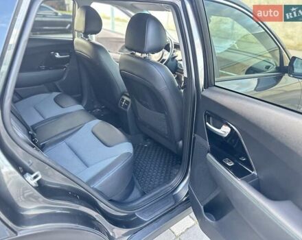 Сірий Кіа Niro, об'ємом двигуна 0 л та пробігом 105 тис. км за 19950 $, фото 23 на Automoto.ua