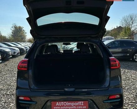 Сірий Кіа Niro, об'ємом двигуна 0 л та пробігом 37 тис. км за 23600 $, фото 87 на Automoto.ua
