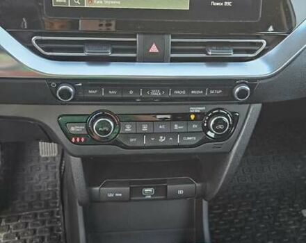 Серый Киа Niro, объемом двигателя 0 л и пробегом 40 тыс. км за 23300 $, фото 7 на Automoto.ua