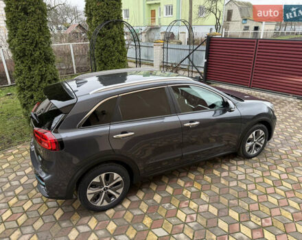 Сірий Кіа Niro, об'ємом двигуна 0 л та пробігом 50 тис. км за 22300 $, фото 25 на Automoto.ua