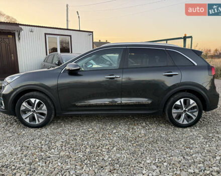 Серый Киа Niro, объемом двигателя 0 л и пробегом 82 тыс. км за 22900 $, фото 16 на Automoto.ua