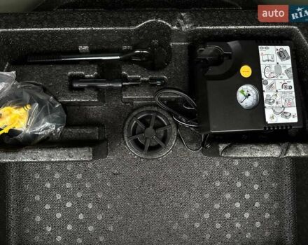 Серый Киа Niro, объемом двигателя 0 л и пробегом 62 тыс. км за 23600 $, фото 84 на Automoto.ua