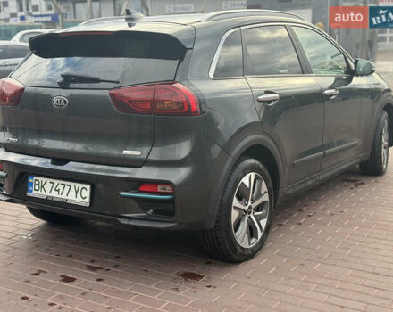 Серый Киа Niro, объемом двигателя 0 л и пробегом 77 тыс. км за 20990 $, фото 7 на Automoto.ua