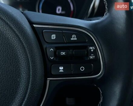 Сірий Кіа Niro, об'ємом двигуна 0 л та пробігом 37 тис. км за 23600 $, фото 46 на Automoto.ua