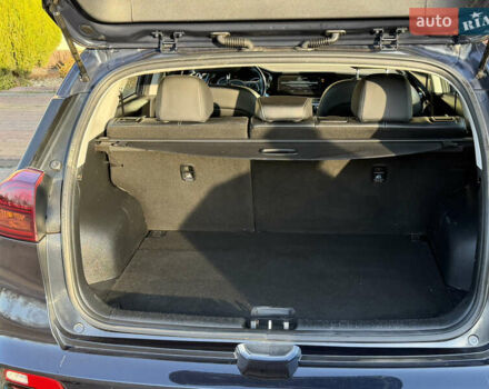 Серый Киа Niro, объемом двигателя 0 л и пробегом 157 тыс. км за 18350 $, фото 50 на Automoto.ua