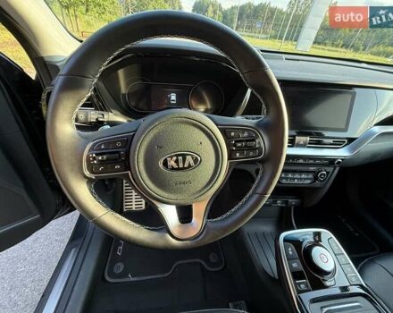 Серый Киа Niro, объемом двигателя 0 л и пробегом 57 тыс. км за 23499 $, фото 20 на Automoto.ua