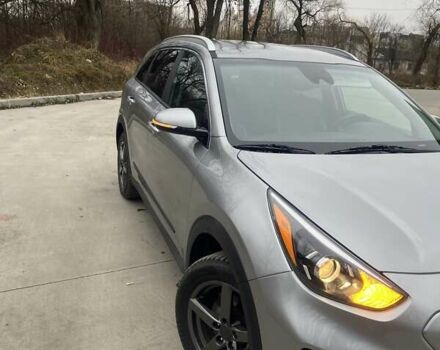 Серый Киа Niro, объемом двигателя 0 л и пробегом 54 тыс. км за 19999 $, фото 17 на Automoto.ua