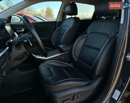 Сірий Кіа Niro, об'ємом двигуна 0 л та пробігом 100 тис. км за 21900 $, фото 36 на Automoto.ua