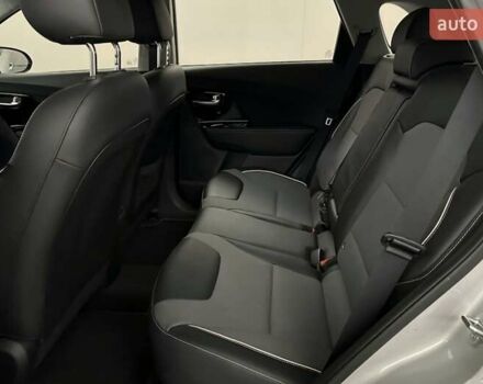 Серый Киа Niro, объемом двигателя 0 л и пробегом 39 тыс. км за 22700 $, фото 4 на Automoto.ua