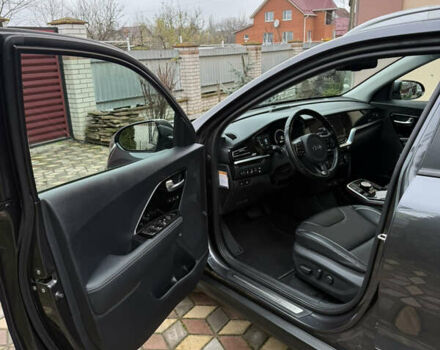 Сірий Кіа Niro, об'ємом двигуна 0 л та пробігом 50 тис. км за 22300 $, фото 41 на Automoto.ua