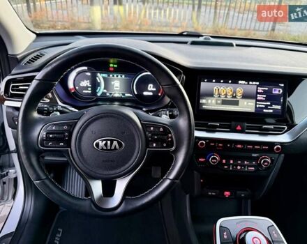 Киа Niro 2021 в Бердичеве на Automoto.ua Серый Киа Niro, объемом двигателя 0 л и пробегом 70 тыс. км за 21350 $, фото 57 на Automoto.ua