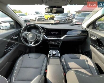 Серый Киа Niro, объемом двигателя 0 л и пробегом 88 тыс. км за 22250 $, фото 17 на Automoto.ua