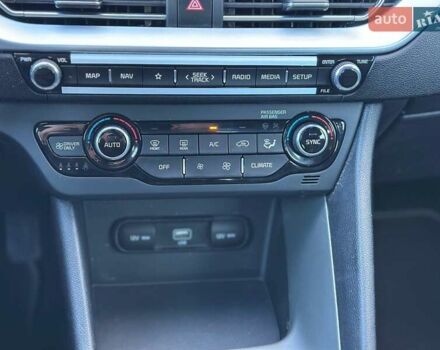 Серый Киа Niro, объемом двигателя 1.6 л и пробегом 57 тыс. км за 24900 $, фото 33 на Automoto.ua