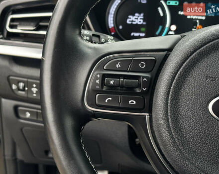Серый Киа Niro, объемом двигателя 0 л и пробегом 39 тыс. км за 23100 $, фото 26 на Automoto.ua