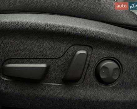 Серый Киа Niro, объемом двигателя 0 л и пробегом 62 тыс. км за 23600 $, фото 3 на Automoto.ua