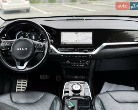 Серый Киа Niro, объемом двигателя 0 л и пробегом 93 тыс. км за 21500 $, фото 7 на Automoto.ua