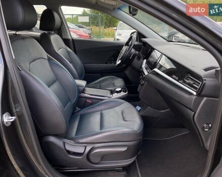 Серый Киа Niro, объемом двигателя 0 л и пробегом 66 тыс. км за 24200 $, фото 52 на Automoto.ua