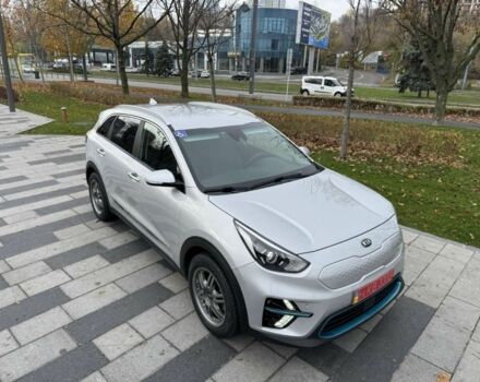 Сірий Кіа Niro, об'ємом двигуна 2 л та пробігом 101 тис. км за 19300 $, фото 6 на Automoto.ua